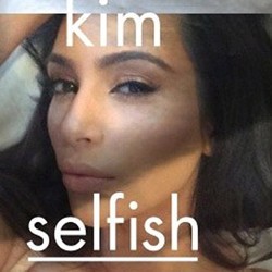 Kim Kardashian Akan Terbitkan Buku Kumpulan Selfie