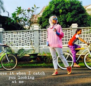 Hijab Style: Gaya Lisa Namuri, Instruktur Yoga dan Pilates yang Berhijab