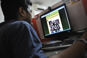 Kominfo Bela Legitimasi Mesin Sensor Trust+