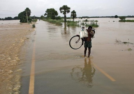 Banjir di India Renggut 45 Nyawa, 300 Ribu Orang Mengungsi
