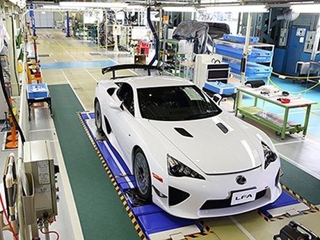 Lexus Tengah Persiapkan Pesaing Ferrari