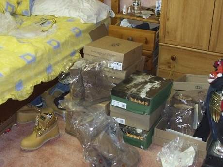 Jual Sepatu Palsu, Mantan Juara Dunia Motor Trail Ditangkap