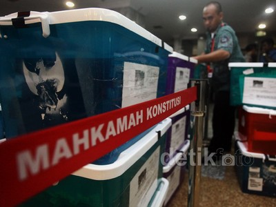 Tim Prabowo-Hatta Tambah Bukti ke MK