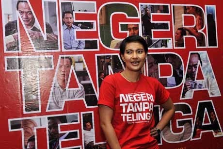 Lola Amaria Lega Negeri Tanpa Telinga Tak Dipotong Sensor