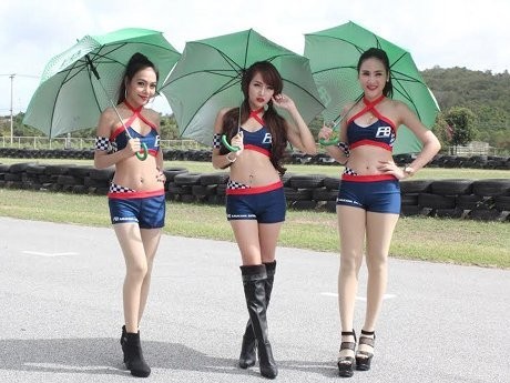 Gadis Cantik nan Seksi Jadi Penyejuk di Reli Pattaya