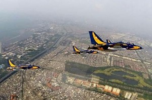 Beginilah Formasi Jet Tempur TNI AU yang Terlihat di Langit Jakarta