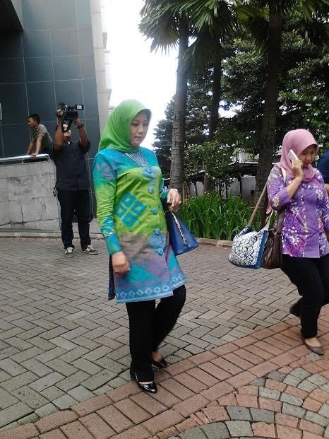 Kata Istri Rachmat Yasin Soal Ribut-ribut Suaminya dengan Akil