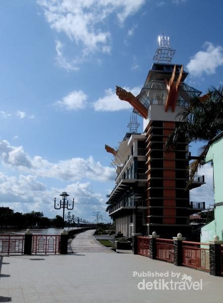 Menara Pandang Sungai Martapura Ikon Baru Kota Banjarmasin