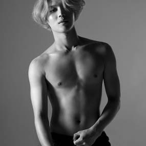 Mengintip Perjalanan Karier Taemin SHINee Lewat Video Ace of ACE