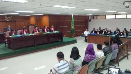 Lihat Sopir Grup Permai Bungkus Uang, Rosa: Katanya untuk Anas