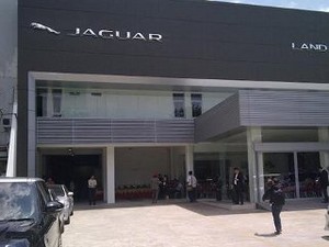 Apa Keuntungan Membeli Mobil di Diler Resmi?