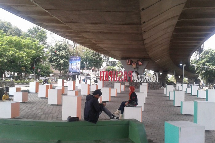 Pas Banget! Ada Taman Jomblo di Bandung
