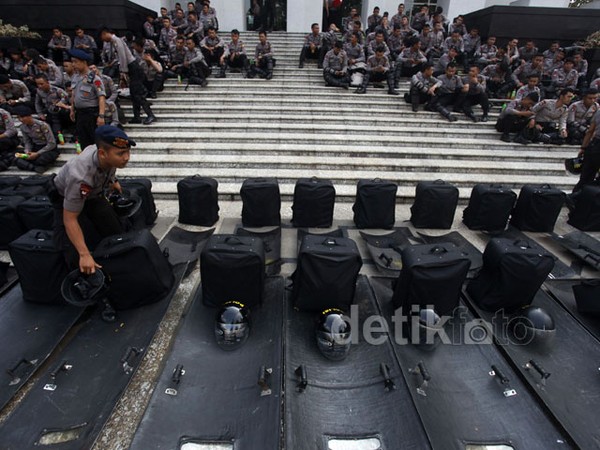 2.000 Polisi Jaga Gedung MK