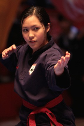 Yasmine: Meredam Ambisi dan Ego dengan Kasih Sayang