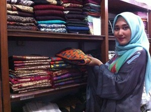 Bukan Hanya Fashion Show, Ini Misi Lain yang Dibawa Dian Pelangi ke Amerika