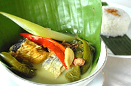 Bubur Gunting dan Ayam Cincane, Sajian Unik Kalimantan Timur