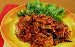 Pangi Hingga Sambal Cakalang Pedas Gurih Khas Manado