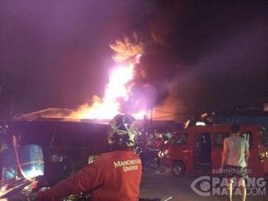 Sudah 2 Jam, Kebakaran di Toko Cat Dekat Pasar Cakung Belum Padam