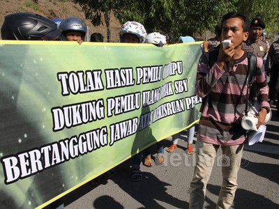 Belasan Orang di Madura Tuntut Pilpres Ulang