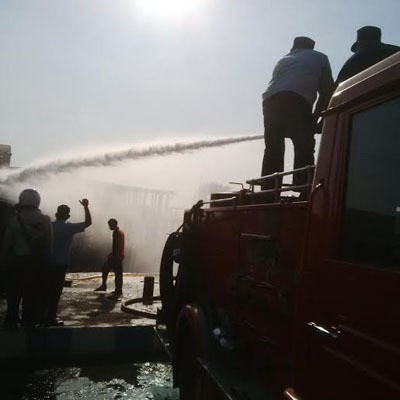 Kapal Pencari Ikan Terbakar Saat Sedang Diperbaiki