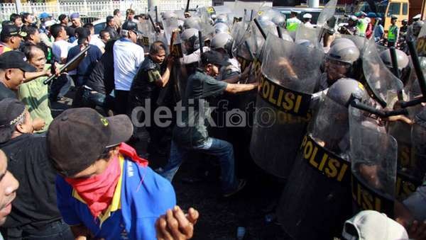 Polda Jabar Gelar Simulasi Penanganan Massa terkait Hasil Sidang MK