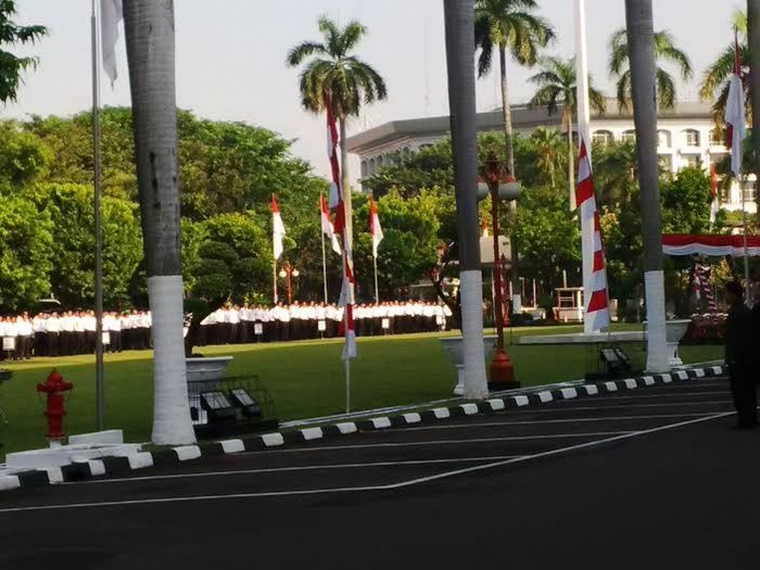 Dihadiri Ribuan Pegawai, Chatib Basri Pimpin Upacara HUT RI di Kemenkeu