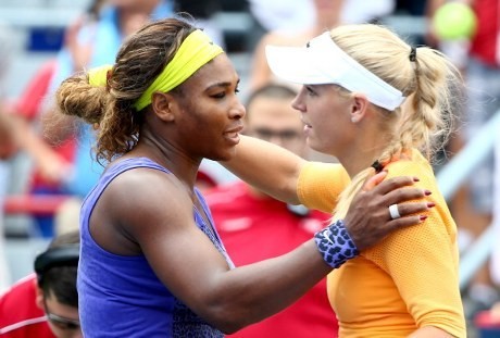 Atasi Wozniacki dalam Tiga Set, Serena ke Final