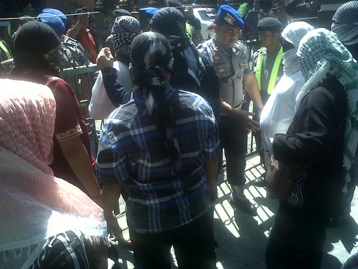 Massa Bercadar Panaskan Sidang Kasus Intoleransi di Sleman