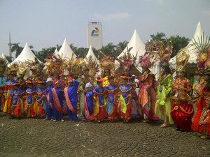 Menengok Meriahnya Persiapan Pawai Seni dan Budaya Kreatif di Monas