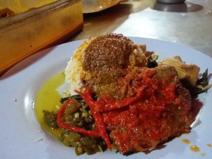 RM Minang Maimbau : Lamaknyo, Nasi Hangat Berlauk Dendeng Balado