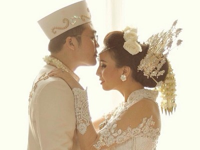 Foto-foto Tya Ariestya Resmi Menikah