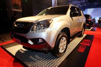 Isuzu MU-X diluncurkan di Hotel Kempinski Jakarta.