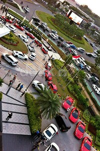 Dengan antusiasme yang sangat tinggi, para pemakai mobil sport ini seolah-olah sudah menjadi seperti keluarga antara satu dengan yang lain, tidak memandang umur, usia maupun latar belakang.