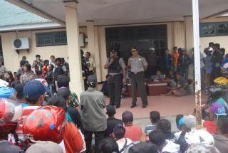 Desak Pembunuhan Beruntun Diusut, Warga Timika Bawa 2 Jenazah ke DPRD