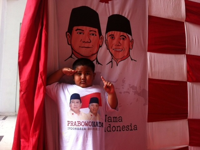 Dua Bulan Berlalu, Bocah Ini Setia Menanti Prabowo di Rumah Polonia