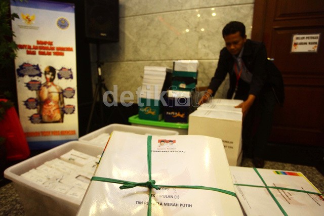 Sudah Lengkapi Bukti, Tim Prabowo-Hatta Masih Pede Gugatannya Diterima MK