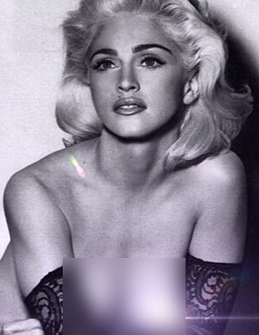 Ultah ke-56, Madonna Unggah Foto Topless
