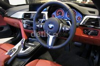 Kecepatan maksimum​ mobil ini mencapai 250 km/jam.