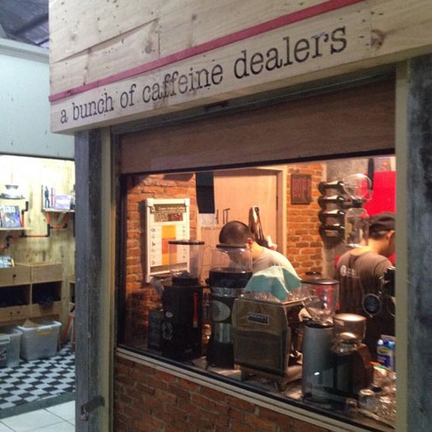 Ngopi di Pasar Jadi Tren Baru Anak Muda Hingga Selebriti