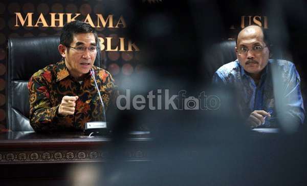 1 Hari Jelang Putusan Sengketa Pilpres, Hakim MK Maraton Rapat Tertutup