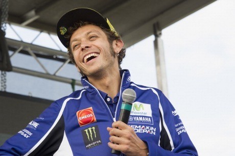 Digelar Lelang untuk Selfie Bareng Valentino Rossi