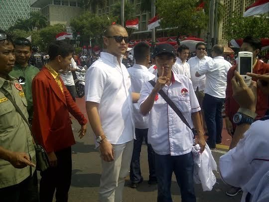 Ananda Mikola dan Moreno Ikut Demo Bersama Massa Prabowo