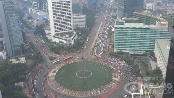 Ini Kemacetan di HI Akibat Aksi Massa Prabowo Dilihat dari Lantai 35