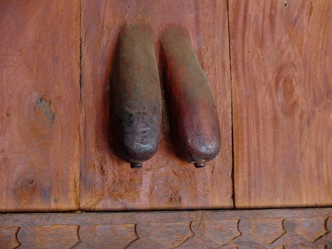 Ada Payudara di Dinding Rumah Adat Flores