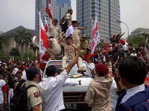 PNS Kemenhub, ESDM dan BUMN Tak Pulang Cepat Meski Ada Demo di MK
