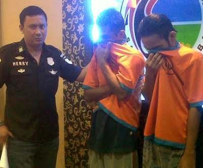 Bapak dan Anak Kompak Bisnis Sabu