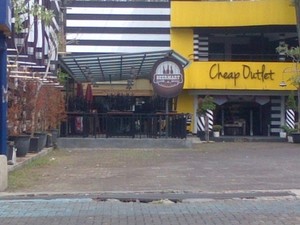 Toko Bir Marak di Kota Bandung