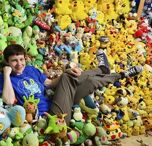 Wanita Inggris Ini Koleksi 16 Ribu Pokemon