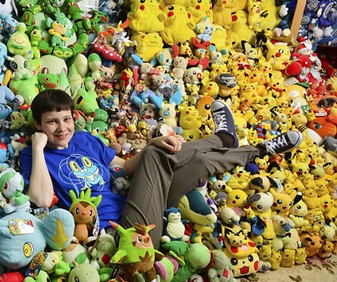 Wanita Inggris Ini Koleksi 16 Ribu Pokemon