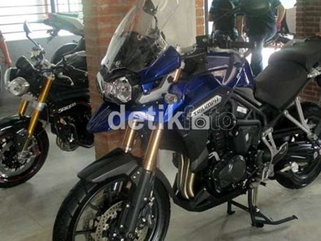 Triumph Anggap IU Bukan Musuh Tapi Rekan